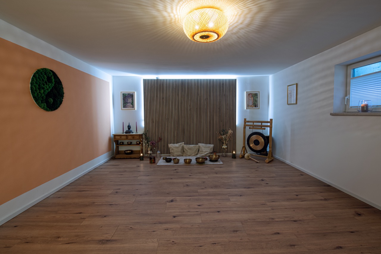 Katharina-Rotter_Raum-Klangmediation-Klangmassage-Salzburg Katharina-Rotter_Raum-Klangmediation-Klangmassage-Salzburg